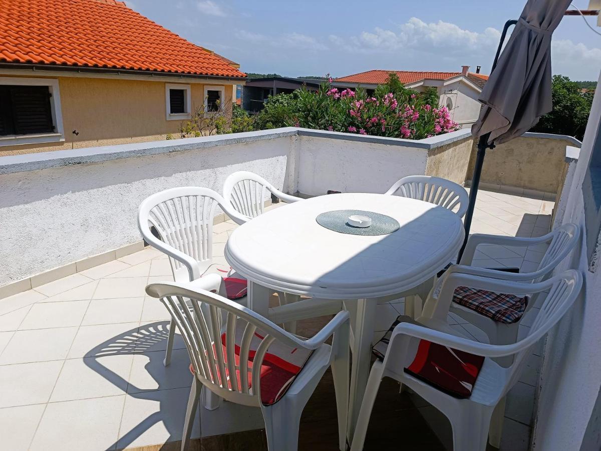 Apartments Babic 50 Meters From The Beach Vir Luaran gambar