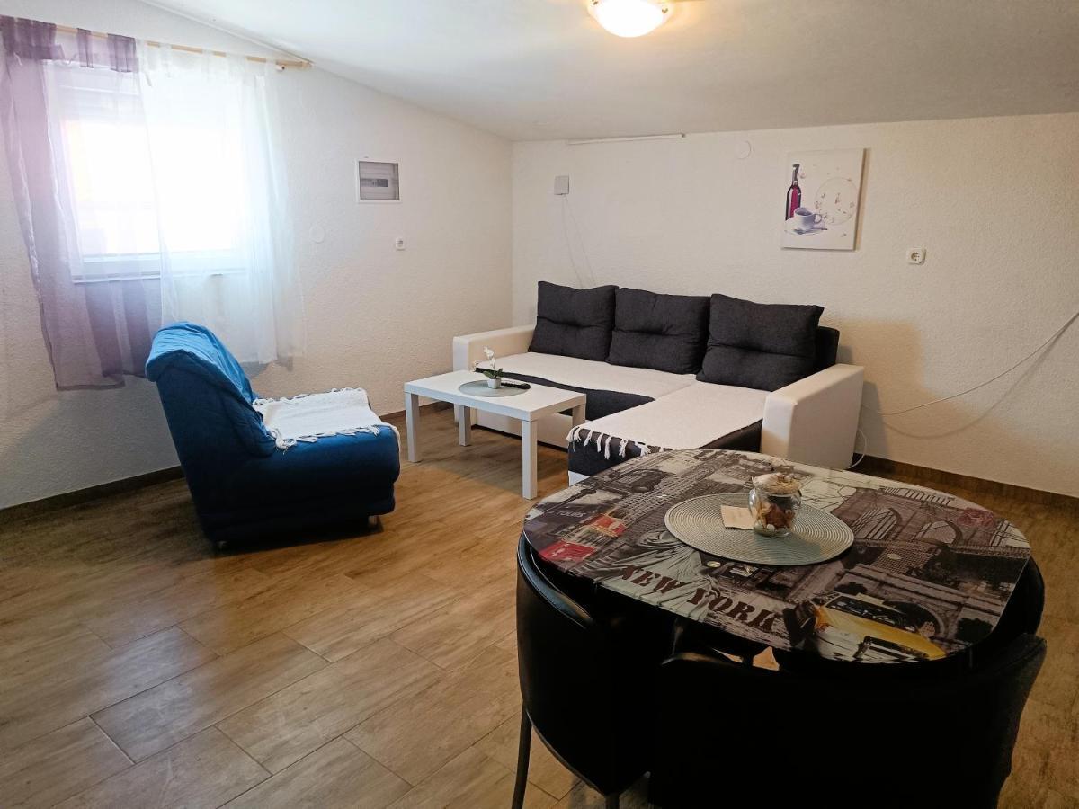 Apartments Babic 50 Meters From The Beach Vir Luaran gambar