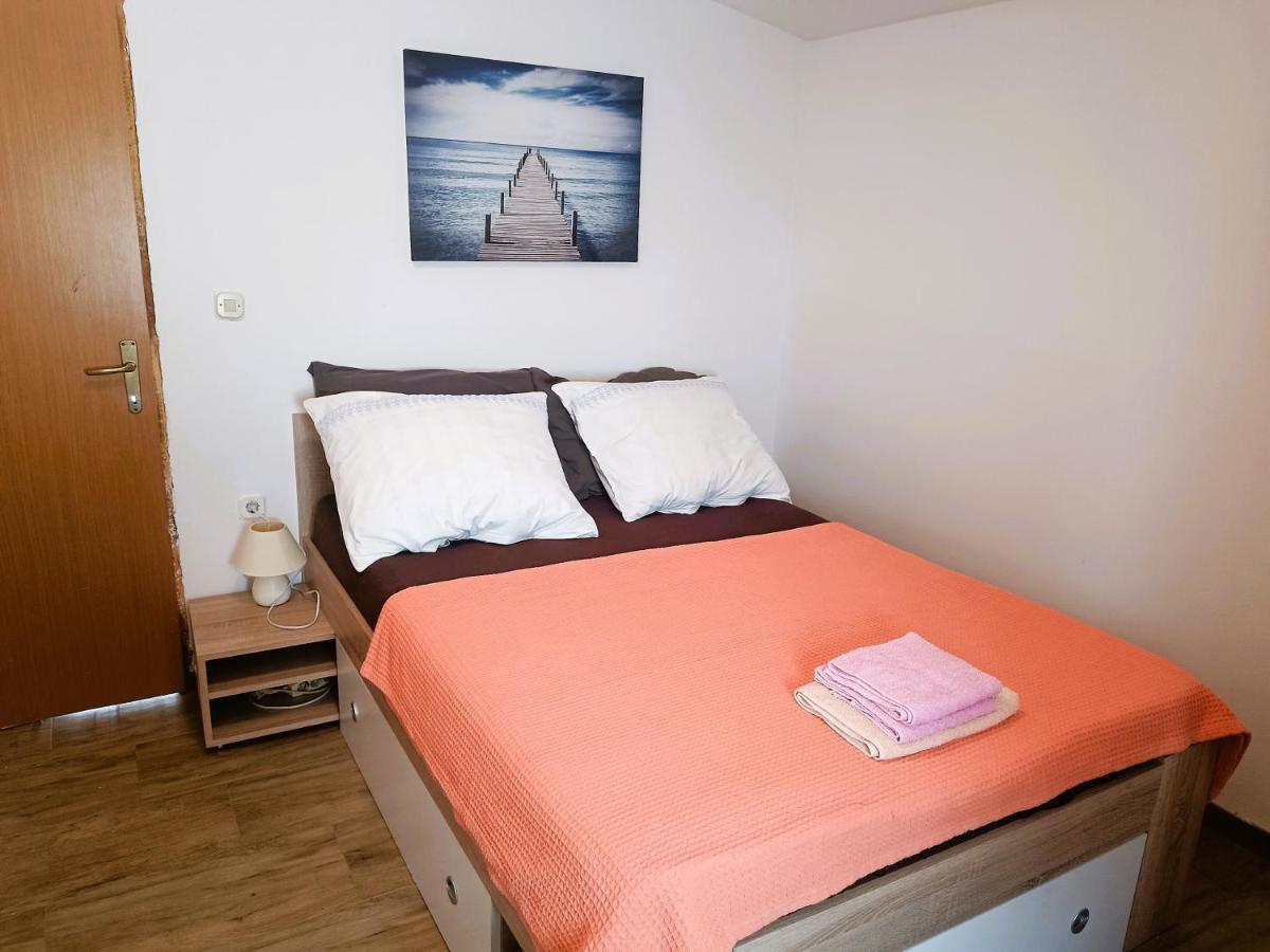 Apartments Babic 50 Meters From The Beach Vir Luaran gambar