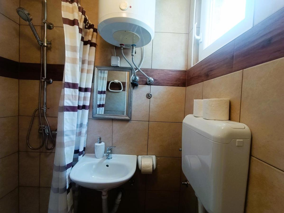 Apartments Babic 50 Meters From The Beach Vir Luaran gambar