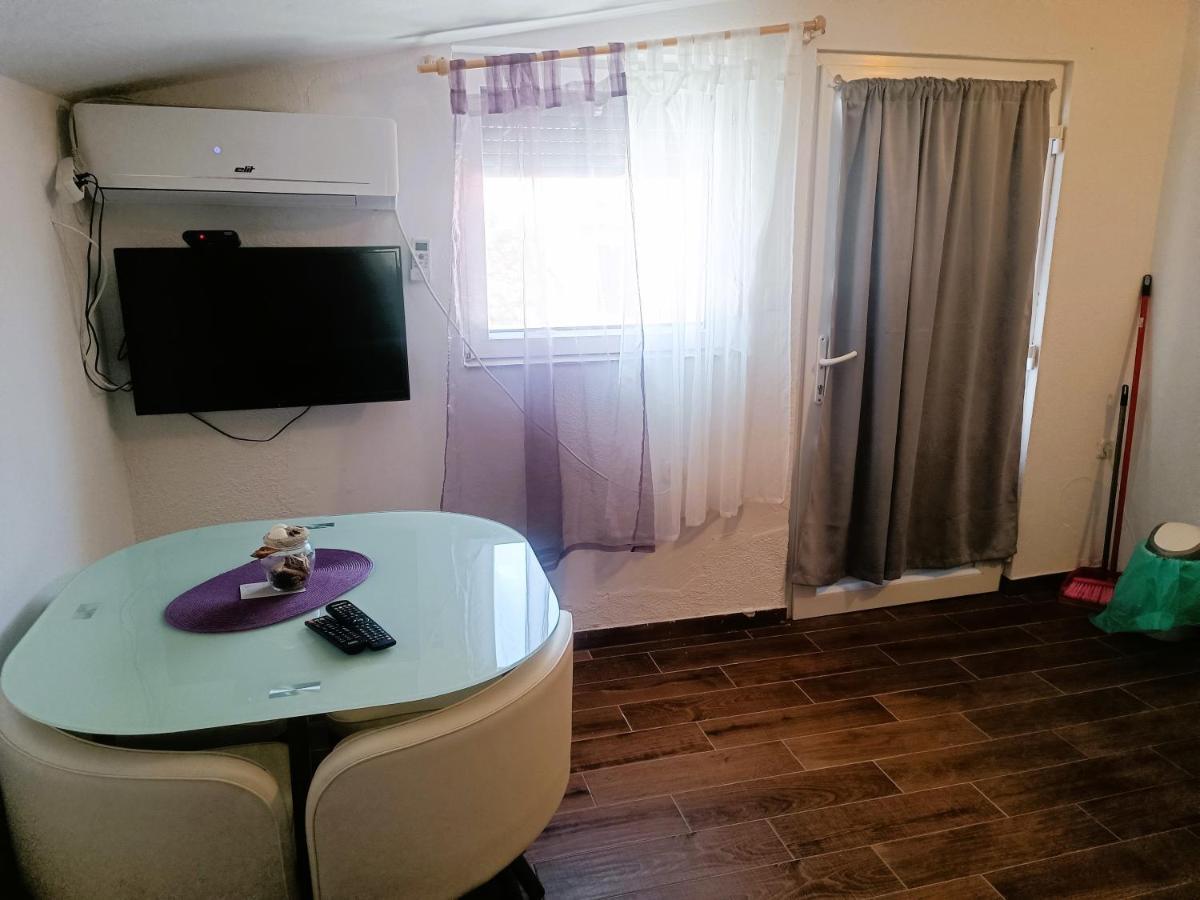 Apartments Babic 50 Meters From The Beach Vir Luaran gambar